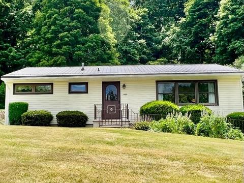 1900 Eugene St, Johnstown, PA 15904