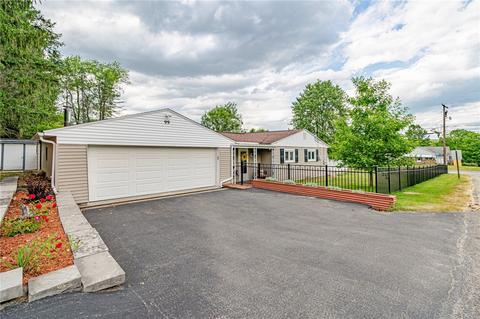 99 Lake Dr, Ligonier, PA 15658