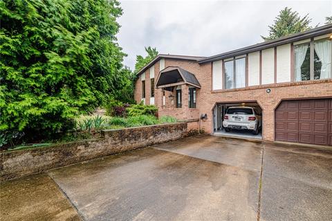 37 Rebecca Ave, Leechburg, PA 15656