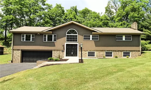 113 Hooks Ln, Canonsburg, PA 15317