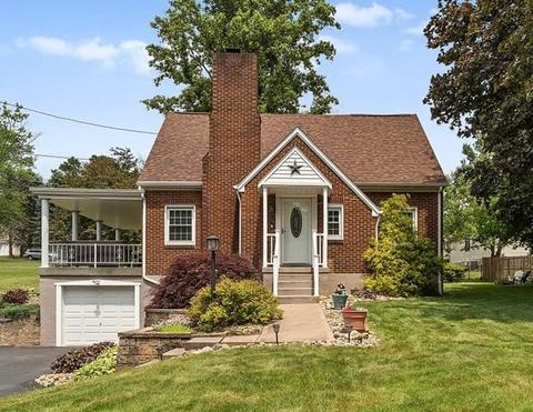 1736 Arona Rd, Irwin, PA 15642