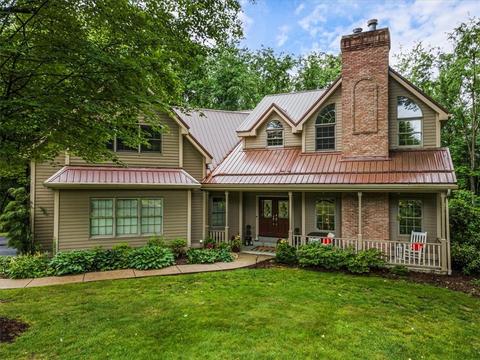 206 Tanager Ct, Evans City, PA 16033