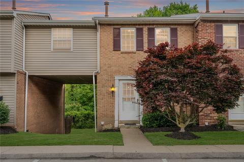 631 Newton Sq, Coraopolis, PA 15108