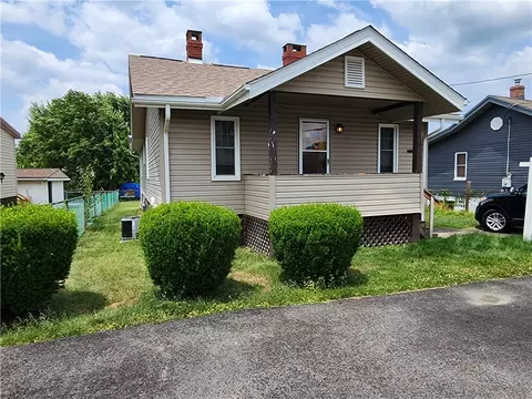 224 Dombroski Ave, New Kensington, PA 15068