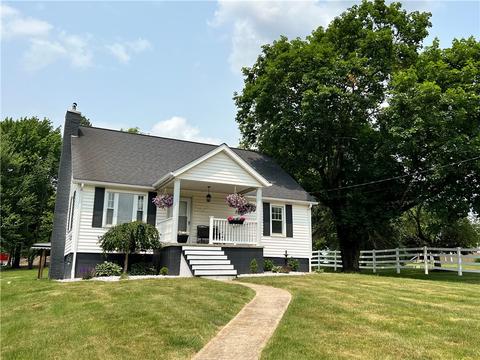 471 E Maitland Ln, New Castle, PA 16105