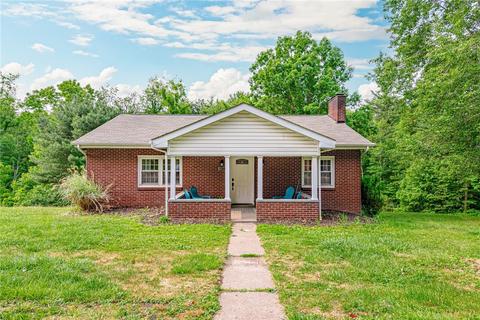 134 Story Rd, Export, PA 15632