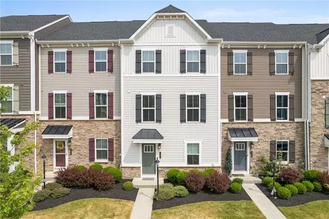 151 Bucktail Dr, Cranberry Township, PA 16066