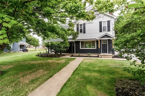 626 Liberty St, Grove City, PA 16127