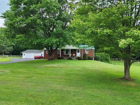 1705 Evergreen Rd, Pulaski, PA 16143