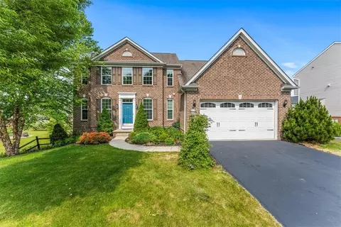 2031 Eagle Ridge Dr, Valencia, PA 16059