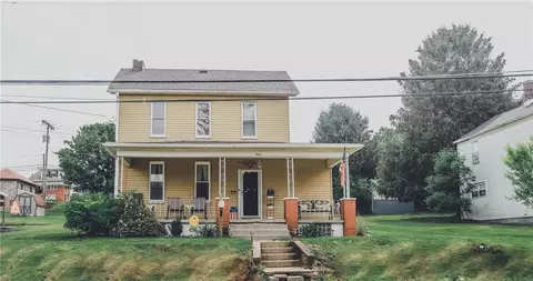 12 Becker St, Houston, PA 15342