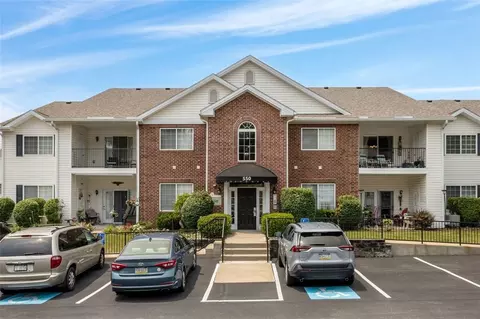 550 Hidden Ridge Ct #102, South Park, PA 15129
