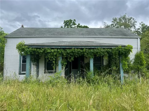 160 Steele School Rd, Freedom, PA 15042