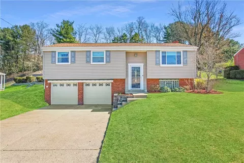 2027 Cutter Dr, Mckees Rocks, PA 15136