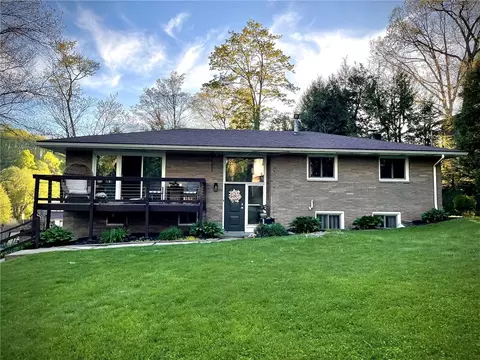 6 Franconia Dr, Greensburg, PA 15601