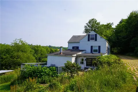 111 Gatty Ln, Tarentum, PA 15084