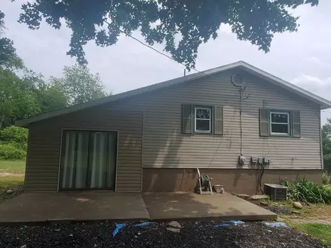 128 Pullam Dr, West Middlesex, PA 16159 photo 3