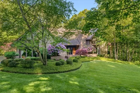 1503 Fox Chase Dr, Sewickley, PA 15143