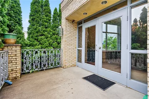 1105 Grandview Ave #1B, Pittsburgh, PA 15211