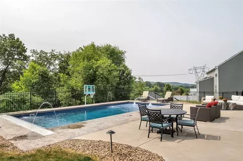 100 Curtis Ct, Mars, PA 16046 photo 4