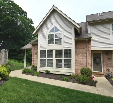 701 Berrington Ct, Bethel Park, PA 15102