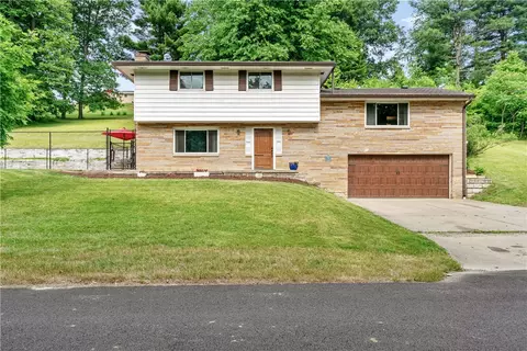 10 Gomber Dr, Mcdonald, PA 15057
