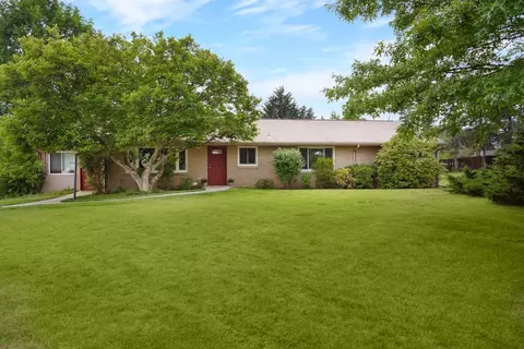 9463 Viewcrest Dr, Allison Park, PA 15101