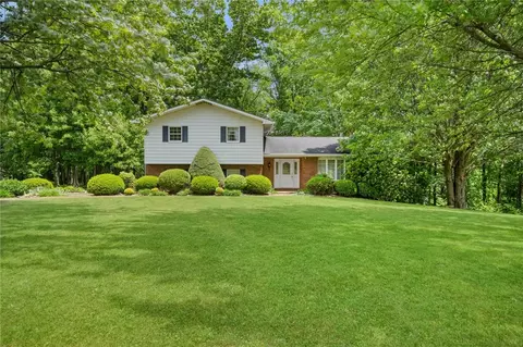 338 Hellein School Rd, Acme, PA 15610