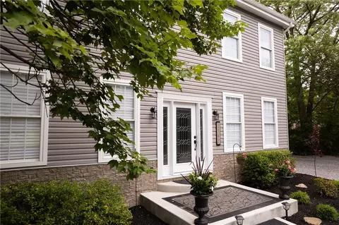 2569 Wexford Bayne Rd, Sewickley, PA 15143