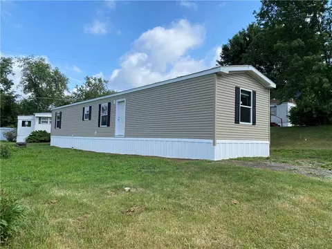 8 State Aly, Chicora, PA 16025