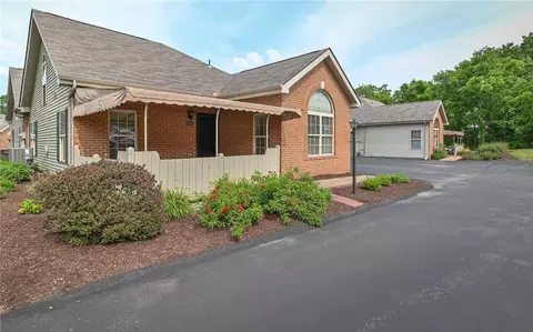 5118 Polo Fields Dr, Gibsonia, PA 15044