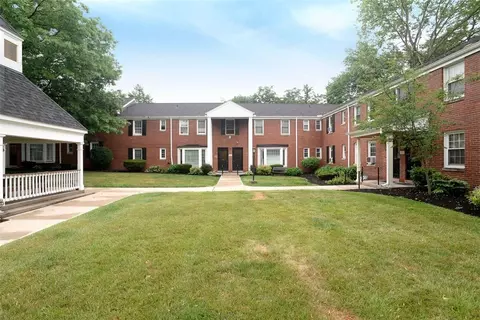 844 Thorn St #67, Sewickley, PA 15143