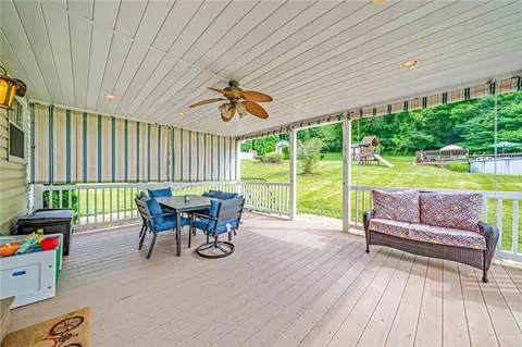 910 Castleview Dr, Irwin, PA 15642 photo 30