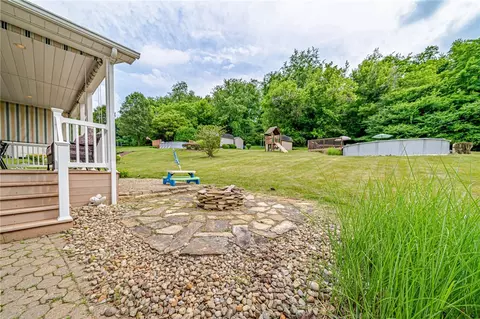 910 Castleview Dr, Irwin, PA 15642 photo 32