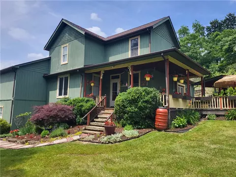 301 Maple St, West Newton, PA 15089