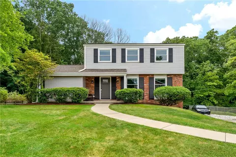 926 Old Hills Rd, Mckeesport, PA 15135
