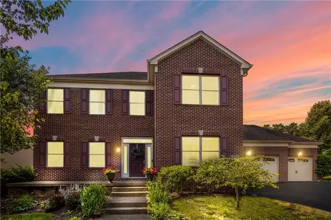 809 Westminster Ln, Cranberry Township, PA 16066