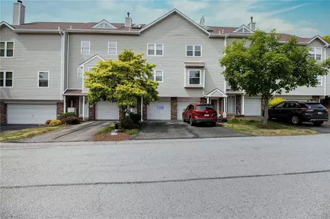108 Old Village Ln, Bethel Park, PA 15102