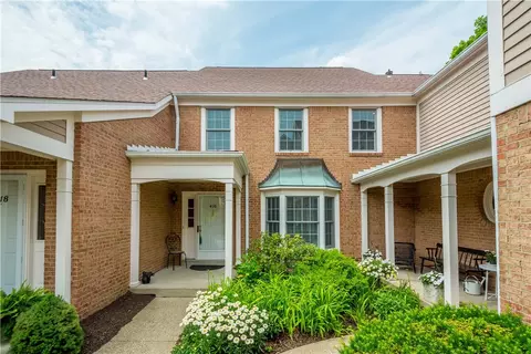 416 Royal Ct, Pittsburgh, PA 15234