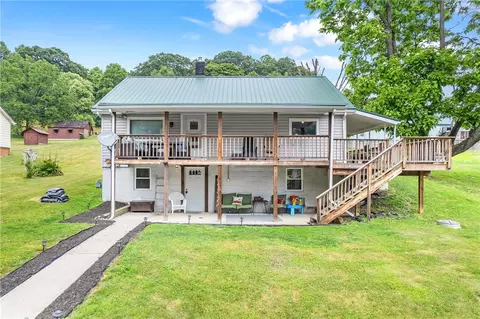 4 Williams Rd, Burgettstown, PA 15021