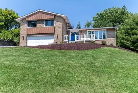 1975 Ridge Rd, South Park, PA 15129