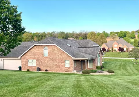 2017 Lake View Dr, Rostraver, PA 15012