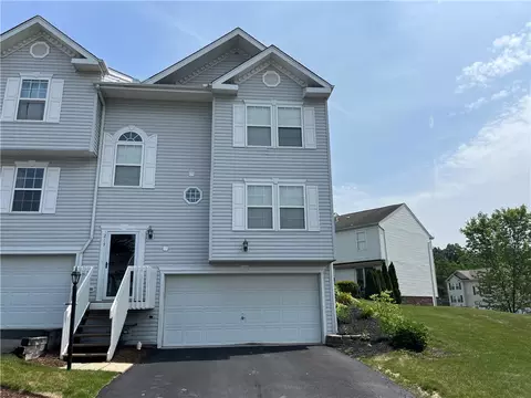 219 Manor View Dr, Manor, PA 15665