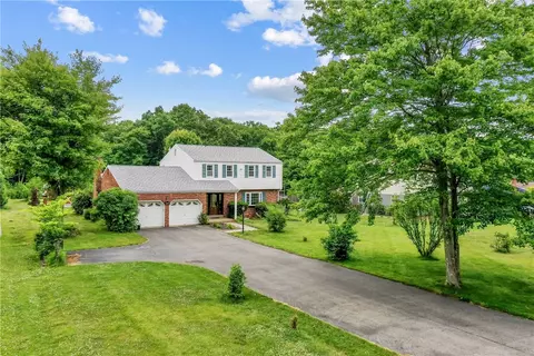 380 Golden Grove Rd, Baden, PA 15005