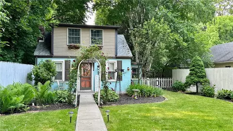 701 Railroad St, Springdale, PA 15144