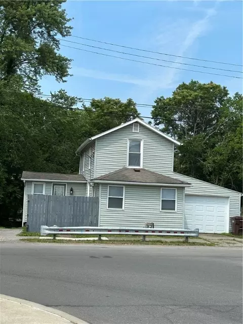 417 Jefferson Ave, Sharon, PA 16146