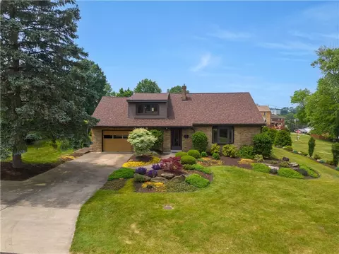 204 Pickwick Dr, Bethel Park, PA 15102
