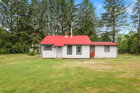 125 Patton Ln, Clinton, PA 15026