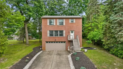 211 Mcclelllan, Pleasant Hills, PA 15236