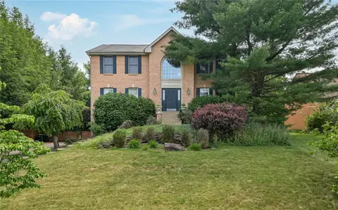2380 Delo Dr, Gibsonia, PA 15044
